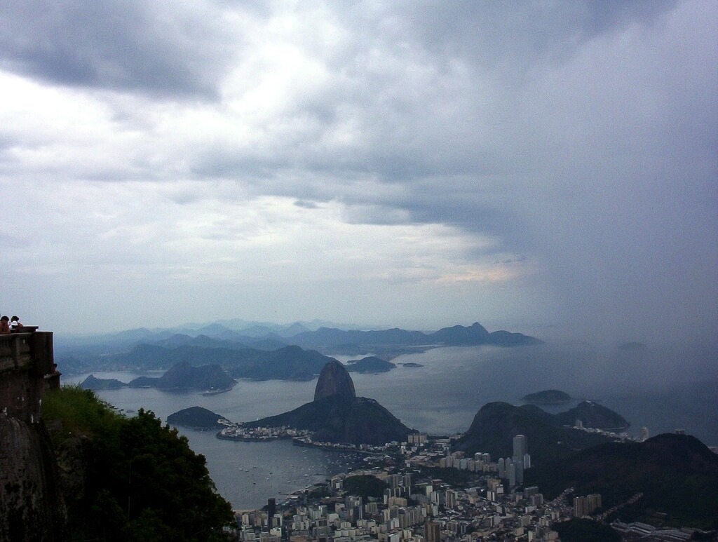 rio rain coming Rio Corcovado
