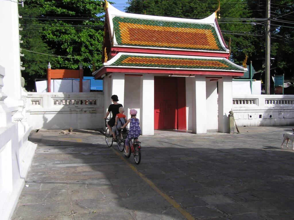 OLYMPUS DIGITAL CAMERA Cycling in Bangkok