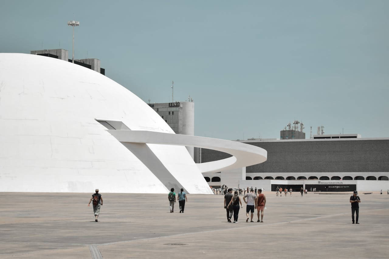 where to see Oscar Niemeyer architecture