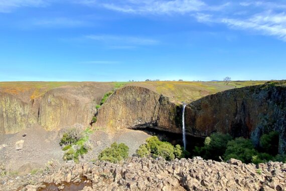 north table mountain ecological reserve waterfall
