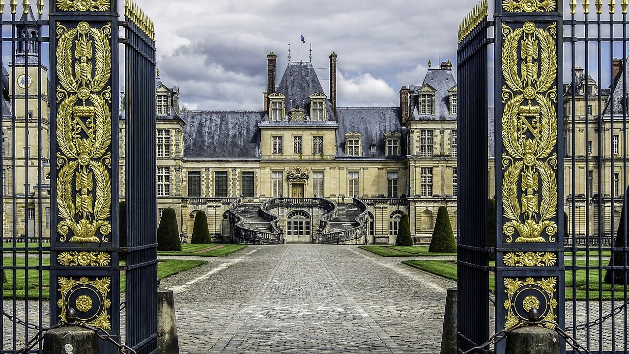 9 Reasons to Visit Fontainebleau Palace, Not Versailles!