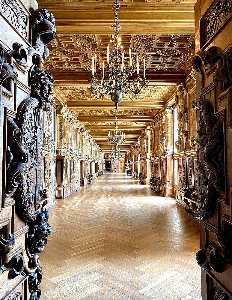 how to visit Château de Fontainebleau